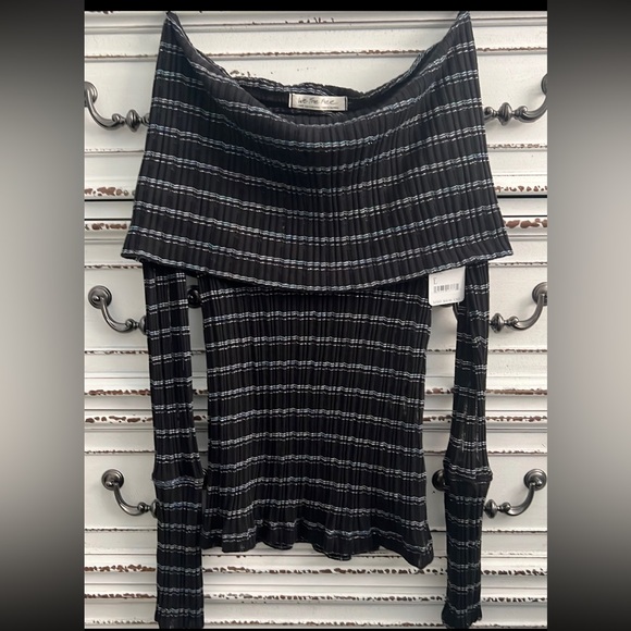 New 🖤💙 free people off the shoulder top size large - Picture 11 of 16